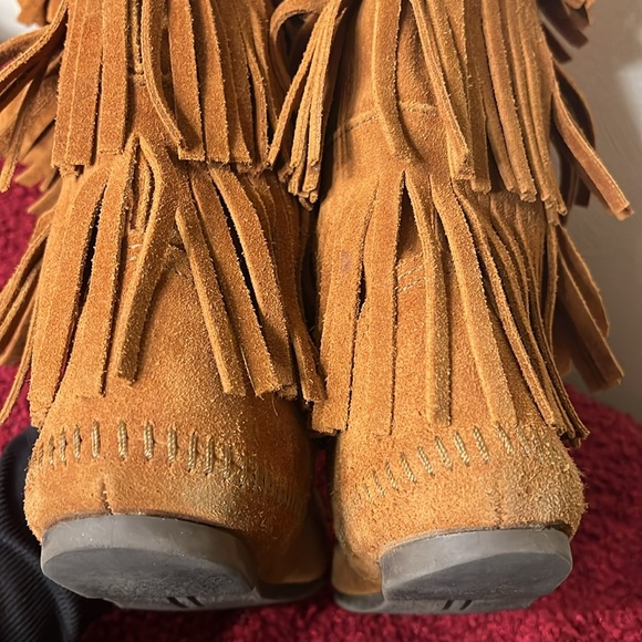 Minnetonka Womens Brown Suede 3 Layer Triple Fringe Moccasins Boots size 8 - Picture 8 of 17